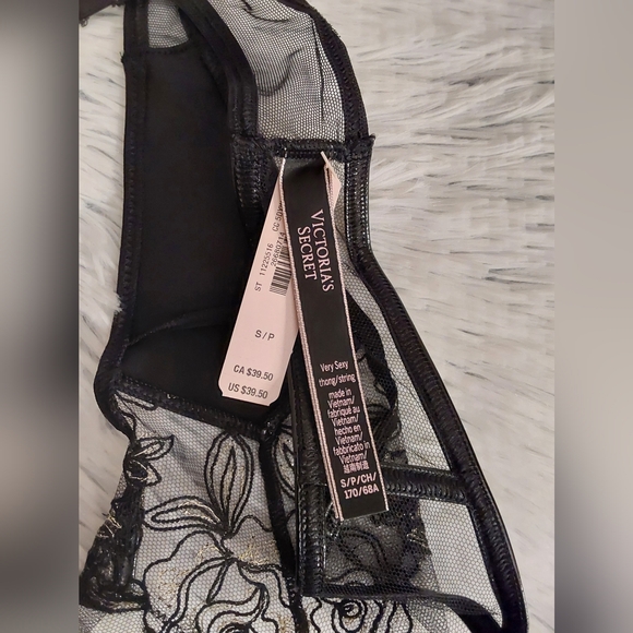 🖤 VS Very Sexy Midnight Affair Rose Embroidery Faux Leather Thong Panty 🖤 - Picture 11 of 16